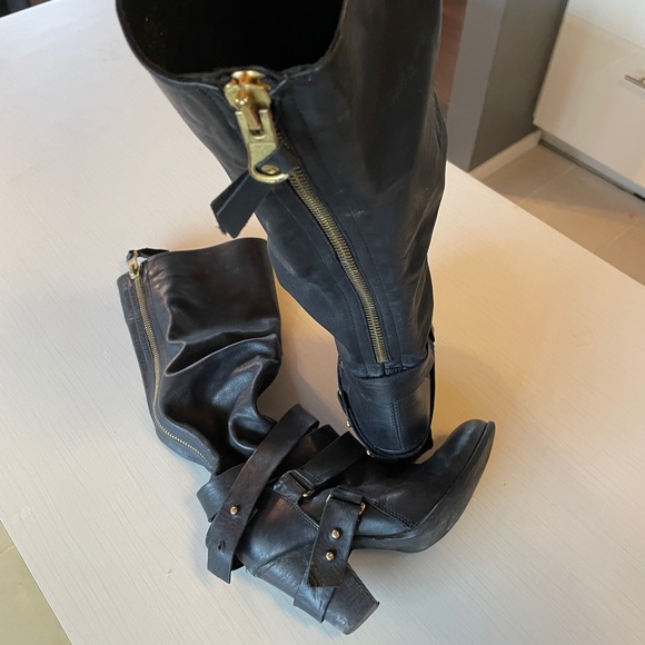 Super buttery, sexy leather slouch boots - Picture 7 of 8